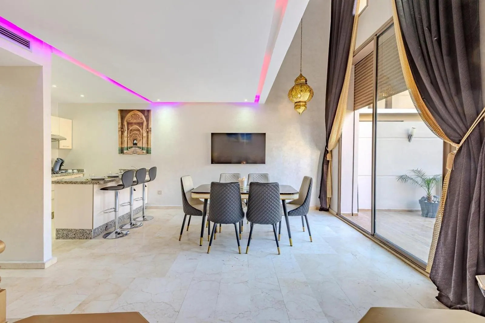 Royal Deluxe Gold - Marrakech, Luxe Pool View Apartment Marrakesh Morocco