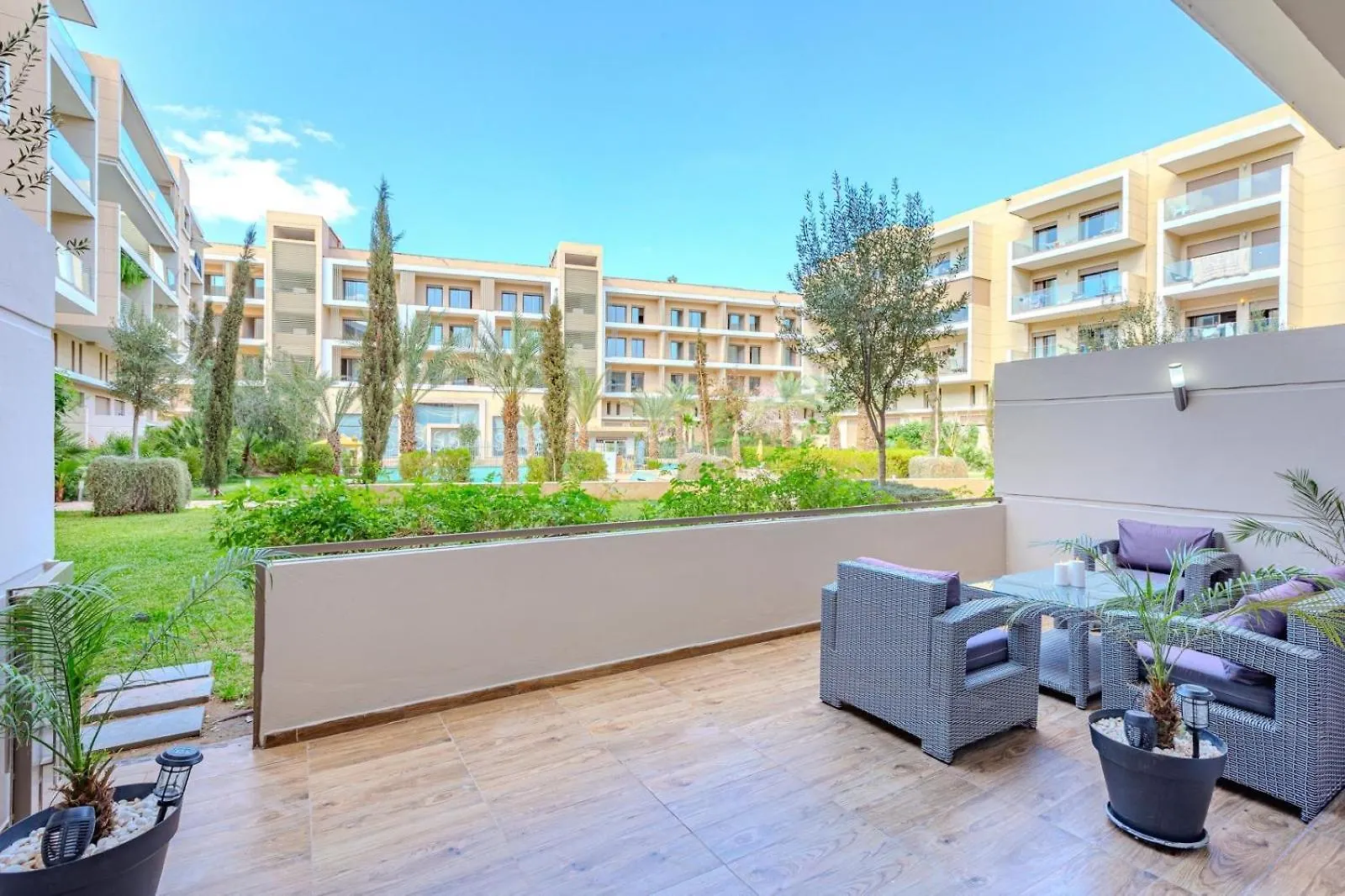 Royal Deluxe Gold - Marrakech, Luxe Pool View Apartment Marrakesh